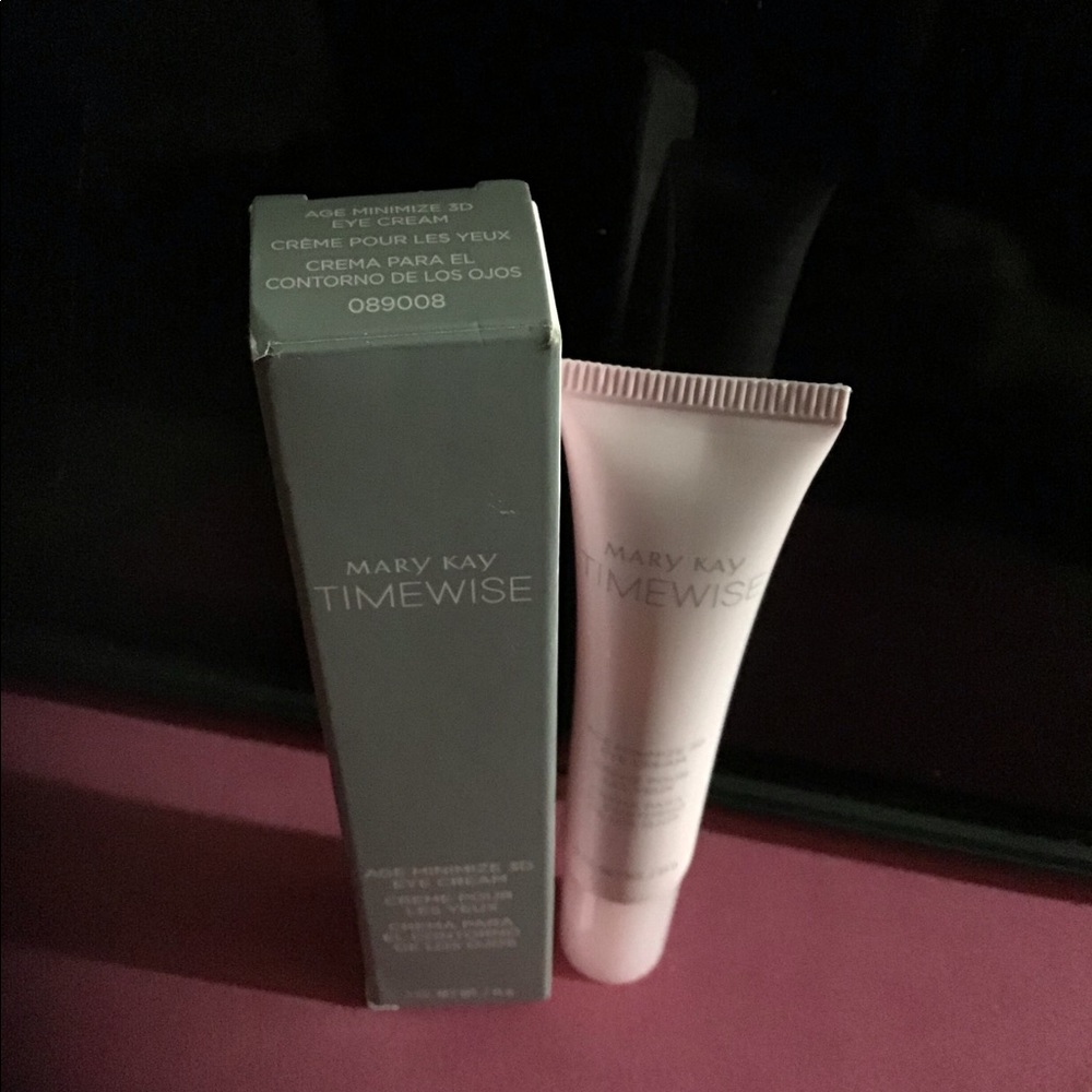 Timewise Age Minimize 3D eye cream